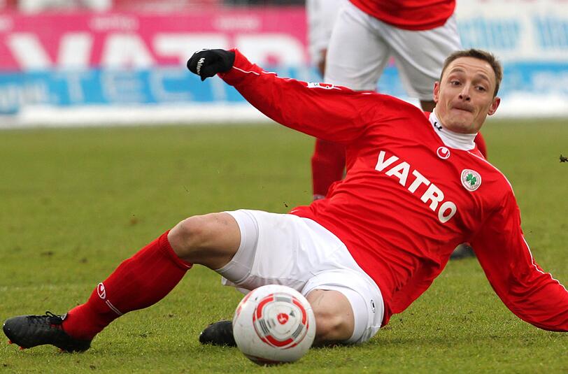 Krontiris unterschribt bis Saisonende bei der Spielvereinigung.