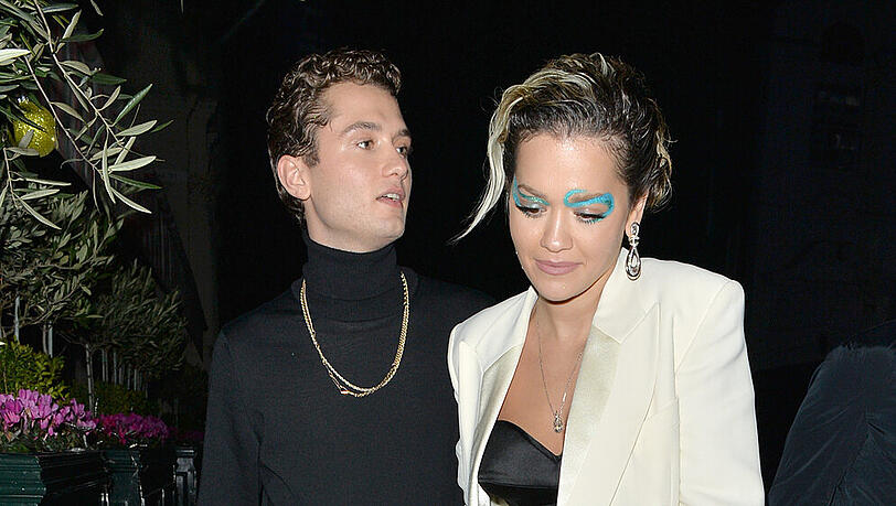 Rita Ora und Rafferty Law Arm in Arm am Montag in London