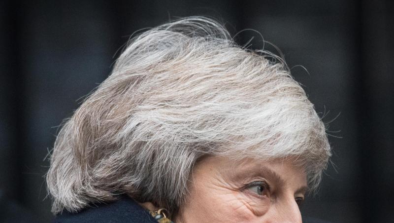 Theresa May steigt vor 10 Downing Street in einen Wagen. Die Premierministerin steht innnenpolitisch schwer unter Druck. Theresa May steigt vor 10 Downing Street in einen Wagen. Die Premierministerin steht innnenpolitisch schwer unter Druck.