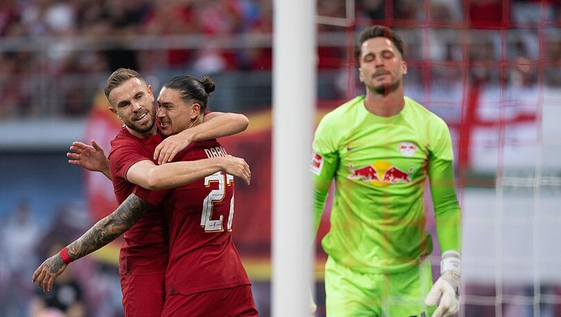Liverpools Neuzugang Darwin Núñez (M) erzielte gegen Leipzig vier Tore.