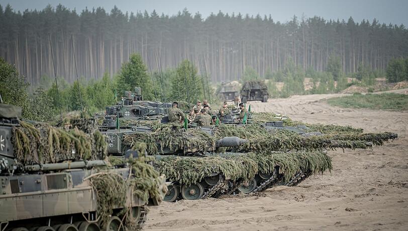 Geld verdienen mit Waffen? Eine knappe Mehrheit der Bundesbürger findet das vertretbar (Archivbild)