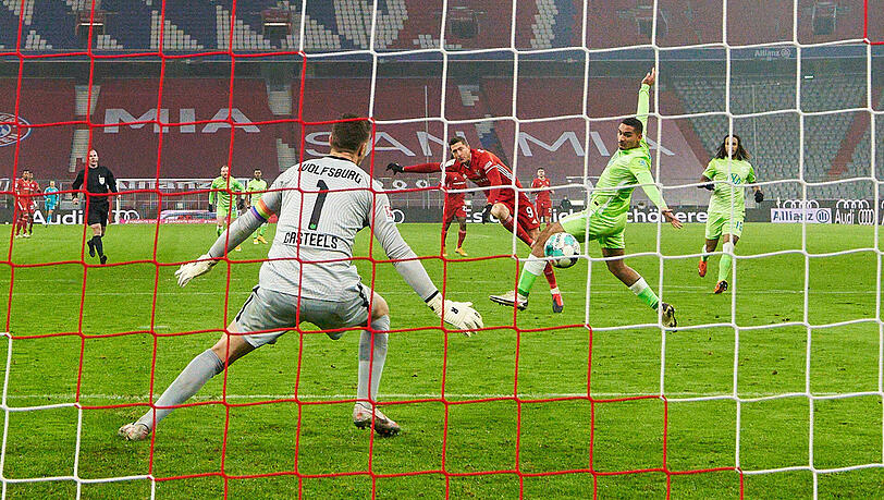 Lewandowski trifft zum 2:1. Lewandowski trifft zum 2:1.