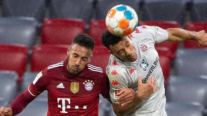 Karim Onisiwo (re.) bekam von den Bayern ein "o" spendiert.