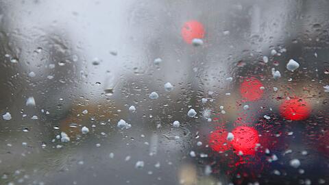 Es wird nasskalt. (Symbolbild)