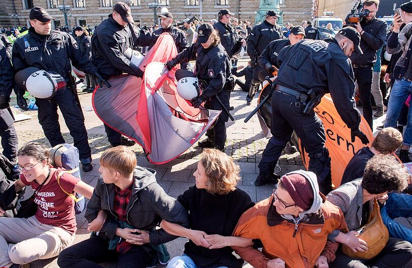 So wild geht's schon vor dem G20 in Hamburg zu