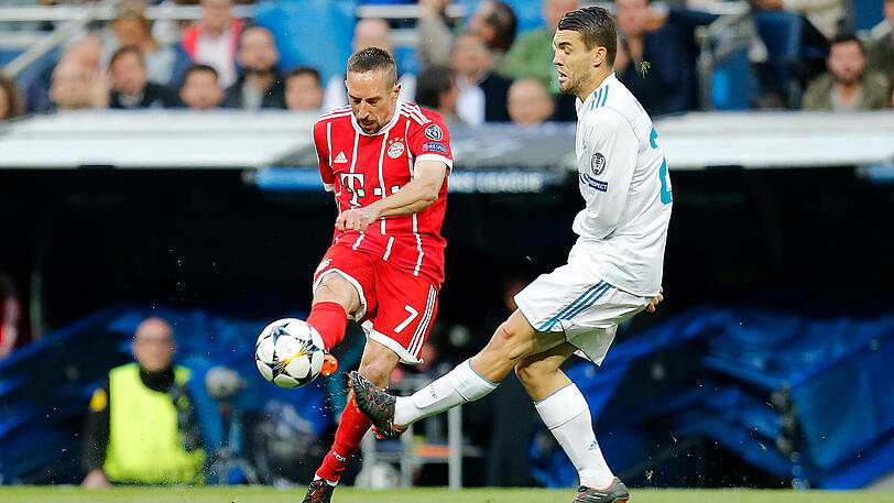 Franck Ribéry: Note 3 - Kickte einst mit Real-Trainer Zidane in Frankreichs Nationalelf zusammen. Machte über Linksaußen sofort Alarm, sein Pass initiierte das 1:0. Großes Kämpferherz, großes Laufpensum. Ließ im Laufe der Partie konditionell nach.