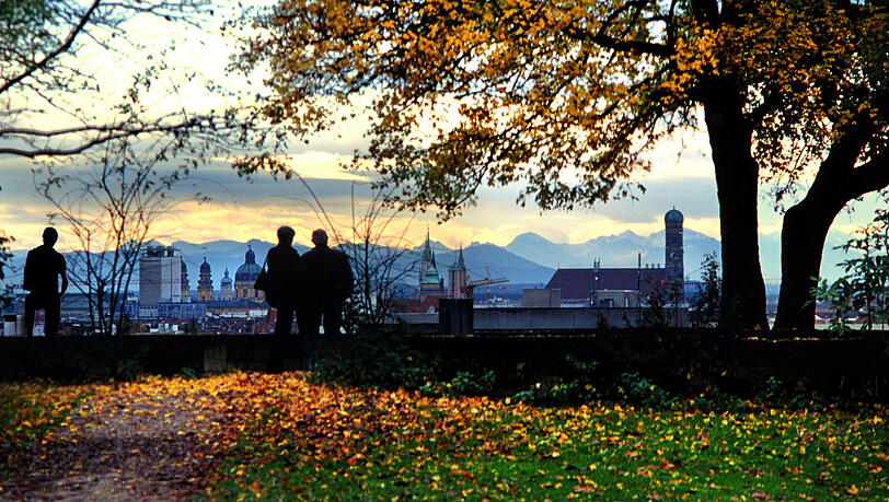 Wunderbarer Blick über die Stadt: Die Aussicht vom Schuttberg im Luitpoldpark.