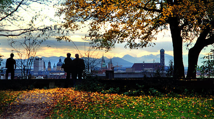 Wunderbarer Blick über die Stadt: Die Aussicht vom Schuttberg im Luitpoldpark.