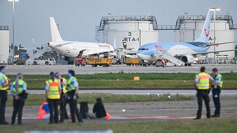 Aktionen radikaler Klimaaktivisten an Flughäfen gab es unter anderem in Berlin, Nürnberg, Köln/Bonn und Stuttgart. (Archivfoto)