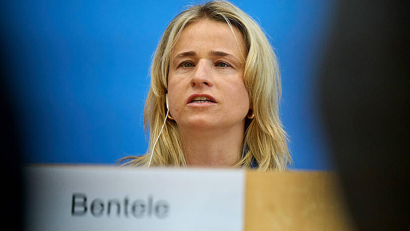 Verena Bentele ist als Vorsitzende des VdK Bayern zurückgetreten. Sie bleibt aber Präsidentin des Sozialverbandes auf Bundesebene. Verena Bentele ist als Vorsitzende des VdK Bayern zurückgetreten. Sie bleibt aber Präsidentin des Sozialverbandes auf Bundesebene.
