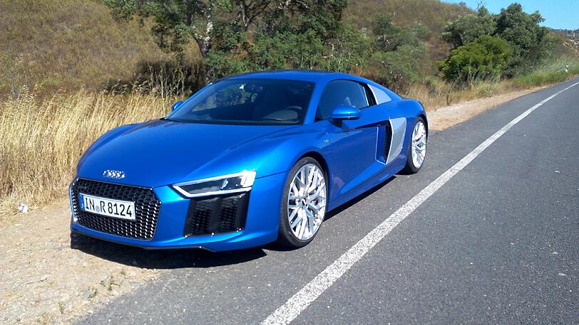 Der neue Audi R8 wirkt noch ein bisschen knackiger und sportlicher als die erste Version. Er kann Komfort und Sport - und alles dazwischen.