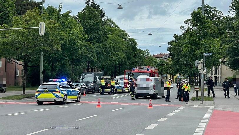 Bei dem Unfall wurde offenbar ein Kind verletzt.