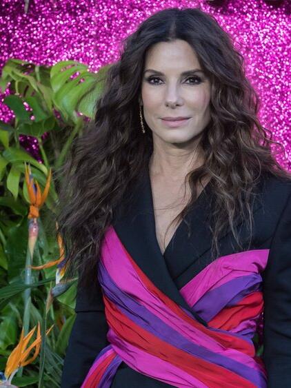 Sandra Bullock ist ab 10. September in den deutschen Kinos in "Zauberhafte Schwestern 2" zu sehen. Zuvor genoss sie noch Sommertage mit ihren Liebsten.