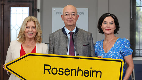 Alexander Duda neben seinen (Ex)-"Rosenheim Cops"-Kolleginnen Karin Thaler (li.) und Marisa Burger.