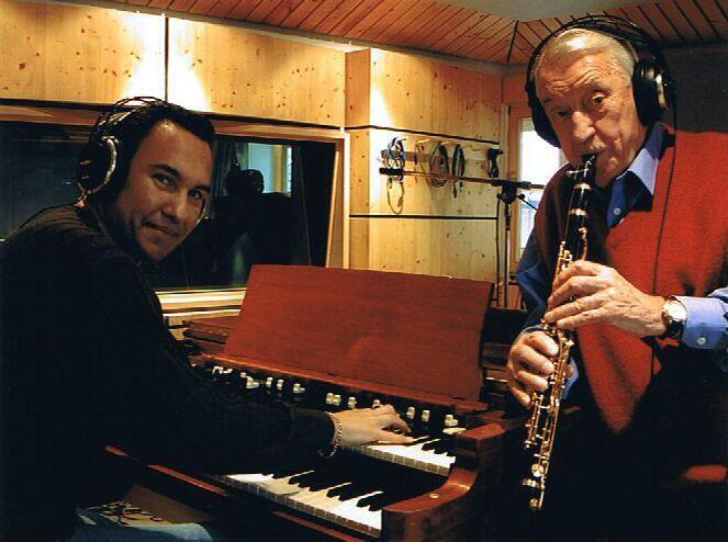 Zwei Musiker, die sich verstehen: Hugo Strasser und Heinrich Haas 2003 bei den Aufnahmen zur &bdquo;Swing Feelings&ldquo;-CD-Reihe, im Tonstudio Bogner am Bodensee.
