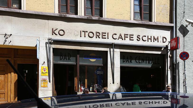 Das alte Café Schmid gibt&rsquo;s leider schon lange nicht mehr &ndash; doch auch die Bar Centrale ist mittlerweile schon eine Institution.