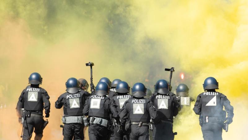 In Dresden kam es zu Ausschreitungen zwischen Dynamo-Fans und der Polizei.