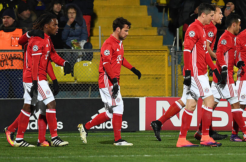 23. November - Schmach von Rostow: Beim russischen Erstligisten blamieren sich die Bayern mit einer 2:3-Niederlage. Damit ist auch Platz eins in der Gruppe futsch.