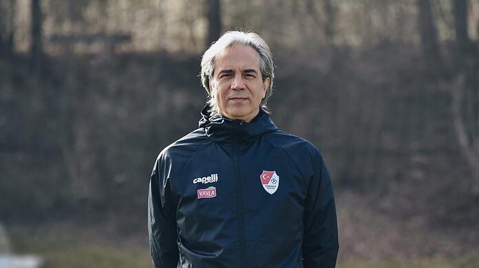 Noch kein Spiel, aber schon Ärger: Serdar Dayat.