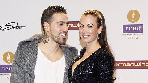 Bushido und Anna-Maria Ferchichi auf dem roten Teppich.