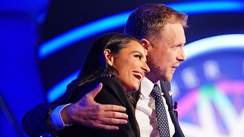 So versöhnlich dieses Bild wirkt, war die Stimmung bei Oliver und Amira Pocher in der Sendung nicht.