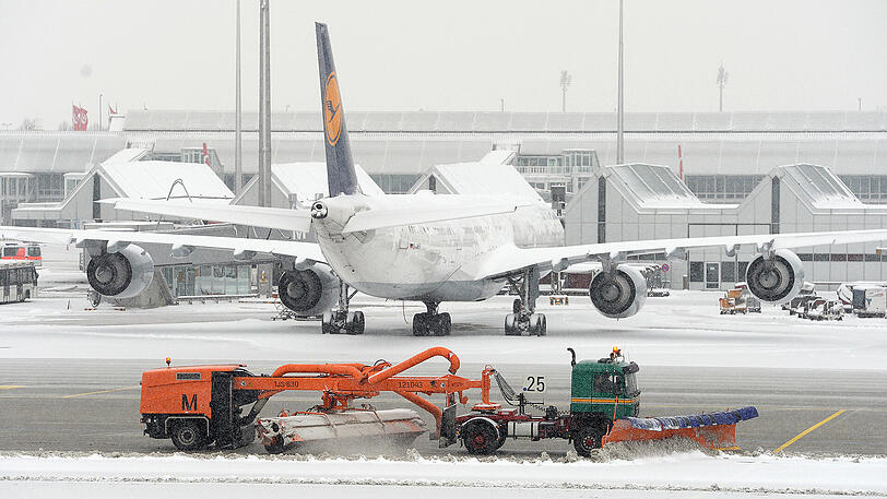 Auch am Montag wird es am Münchner Flughafen noch vereinzelt zu Problemen kommen. (Archivbild)