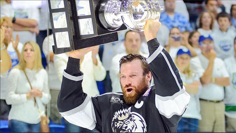 2015 Meister in der AHL: Bodnarchuk. 2015 Meister in der AHL: Bodnarchuk.