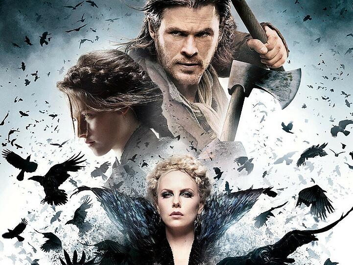 Königin Ravenna (Charlize Theron. vo.), Snow White (Kirsten Stewart) und Huntsman Eric (Chris Hemsworth)