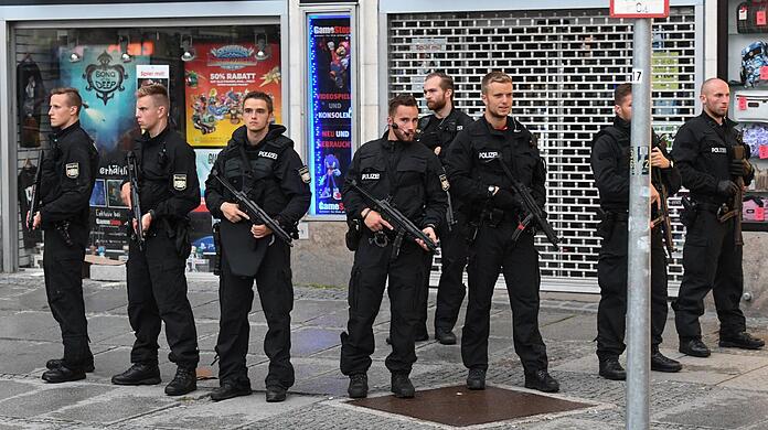 Tausende Polizisten waren beim OEZ-Attentat im Einsatz. Die Lage war lange unklar.