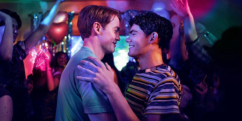 Nick (Kit Connor, links) und Charlie (Joe Locke) genießen in "Heartstopper Forever" ihre Liebe. Nick (Kit Connor, links) und Charlie (Joe Locke) genießen in "Heartstopper Forever" ihre Liebe.