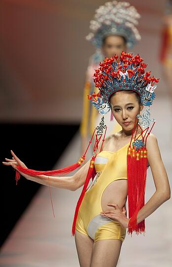 Knappe Bikinis, süße Mädchen: Die Fashion Week in Peking.