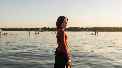 Netflix zeigt die Serie "Unorthodox" mit Shira Haas.