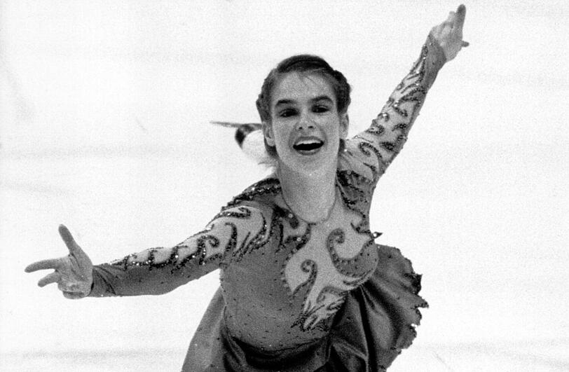 Das schönste Lächeln des Sozialismus: Die 18-jährige DDR-Eiskunstläuferin Katarina Witt gewann 1984 in Sarajevo ihre erste  Goldmedaille.