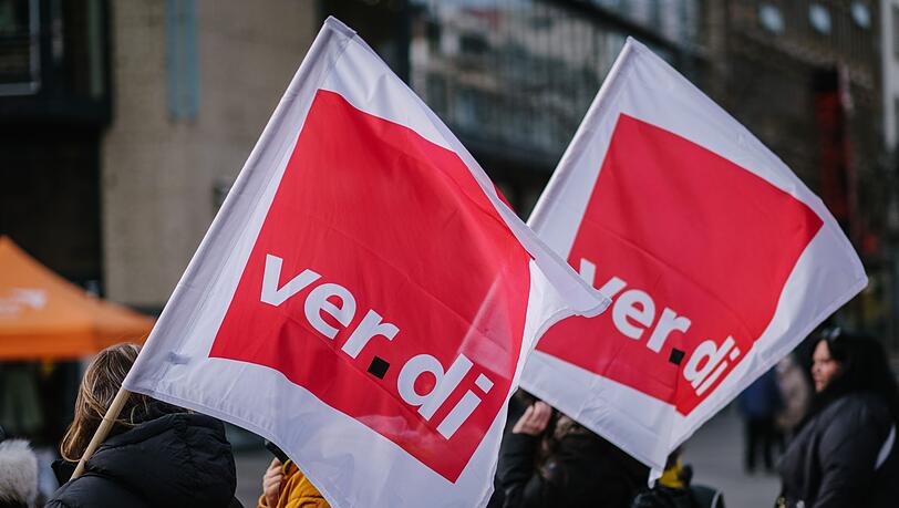 Verdi verhandelt im Tarifstreit für mehr als 2,5 Millionen Beschäftigte im öffentlichen Dienst von Bund und Kommunen. (Archivbild)