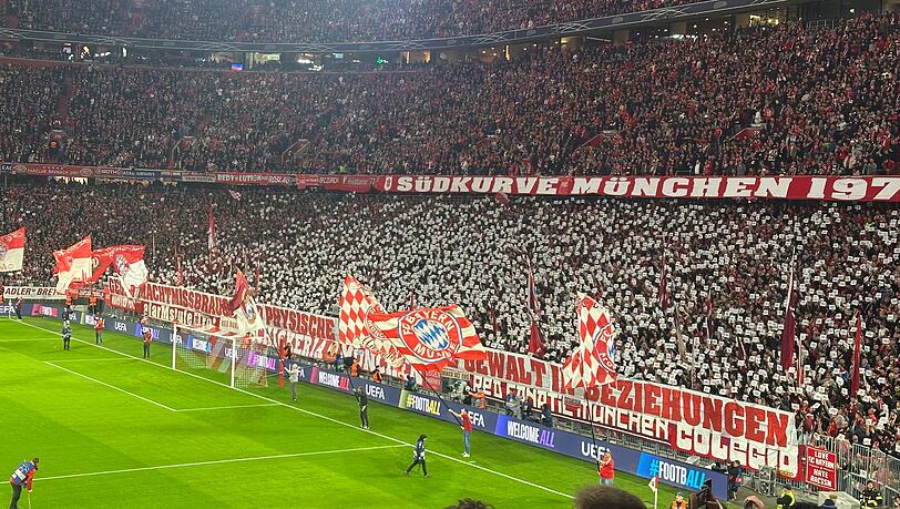 Sprechen sich weiter gegen eine Hospitanz von Jérôme Boateng beim FC Bayern aus: Die Fans aus der Südkurve.