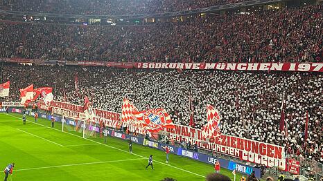 Sprechen sich weiter gegen eine Hospitanz von Jérôme Boateng beim FC Bayern aus: Die Fans aus der Südkurve.