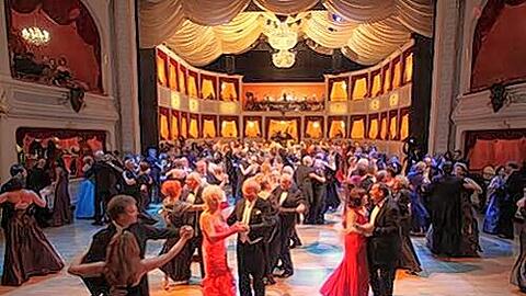 3000 Gäste schwoften bis zum frühen Morgen auf dem Nürnberger Opernball.