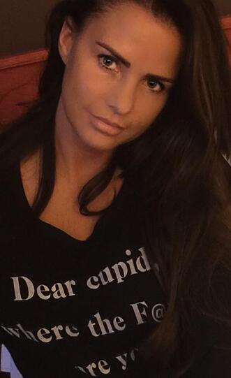 Sichtlich weniger Brustumfang: Katie Price hat sich den Busen verkleinern lassen.