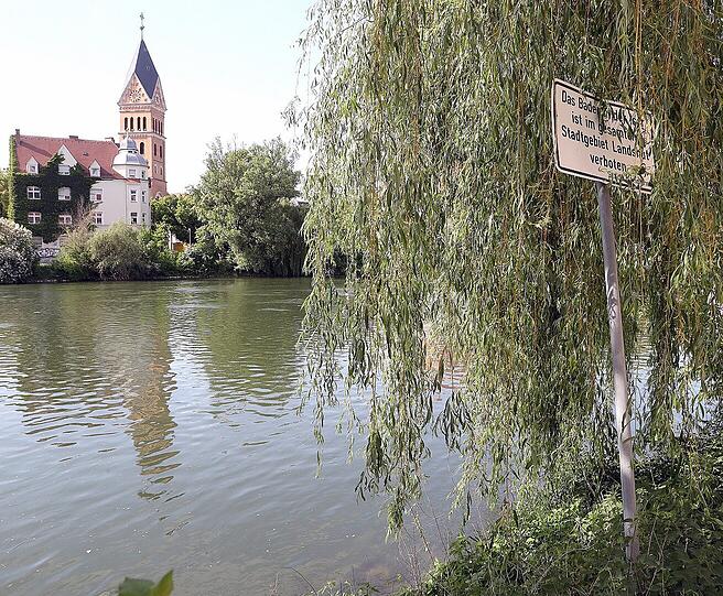 Mitten in der Stadt in die Isar hüpfen und kurz abfrischen? Schön wär&rsquo;s &ndash; siehe Schild.