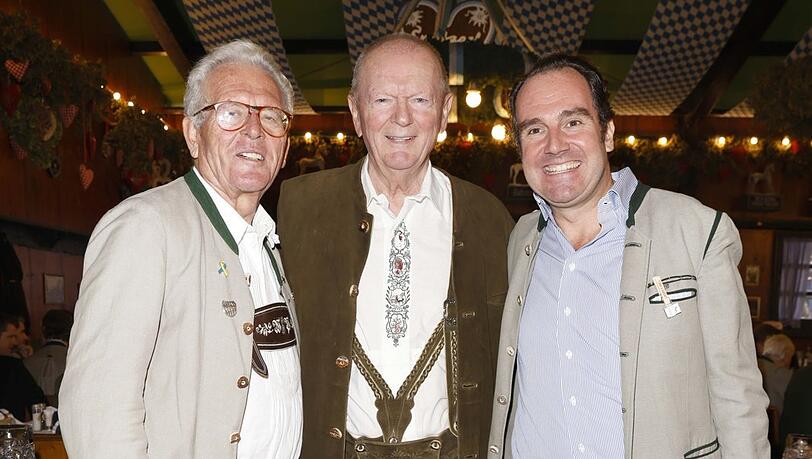 Das Gastgeber-Trio des traditionellen Herrenessens in der Augustiner-Festhalle: Wolfgang Pförringer (v.l.), Fred Langhammer und Dominik Pförringer.
