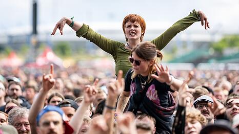 Auch die Anreise der Musikfans und der Ablauf des Open-Airs erfordert viel Logistik. (Archivbild)
