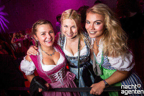 Etwas züchtiger, aber immer noch ganz schön sexy waren die After-Wiesn-Partys am Wochenende im Neuraum.