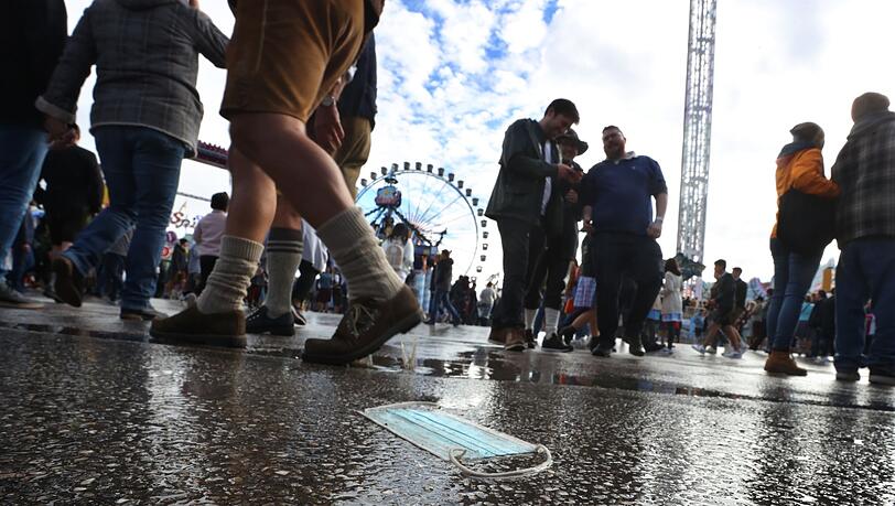 Auf der Wiesn kam es zu einem sexuellen Übergriff. (Archivbild)