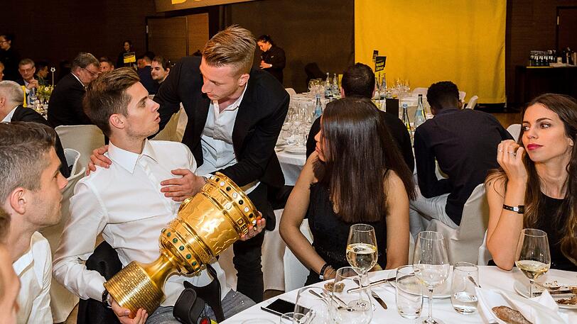 Marco Reus verletzte sich während des Spiels, die Feier genoss er dennoch.