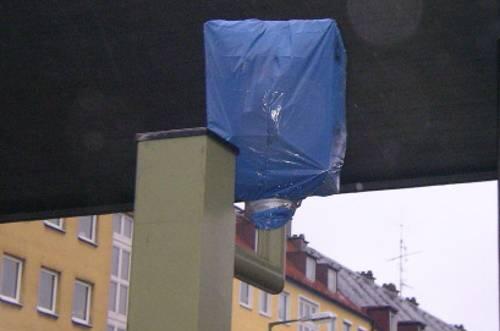 Aus is: Über dem Blitzer am McGraw-Graben ist ein Verhüterli gestülpt.