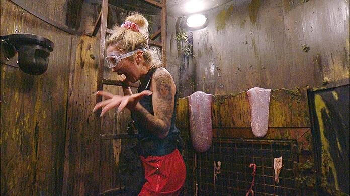 Ariel schreit sich die Seele aus dem Hals: An Tag 2 holen die Promis in der Dschungelpr&uuml;fung null Sternen.