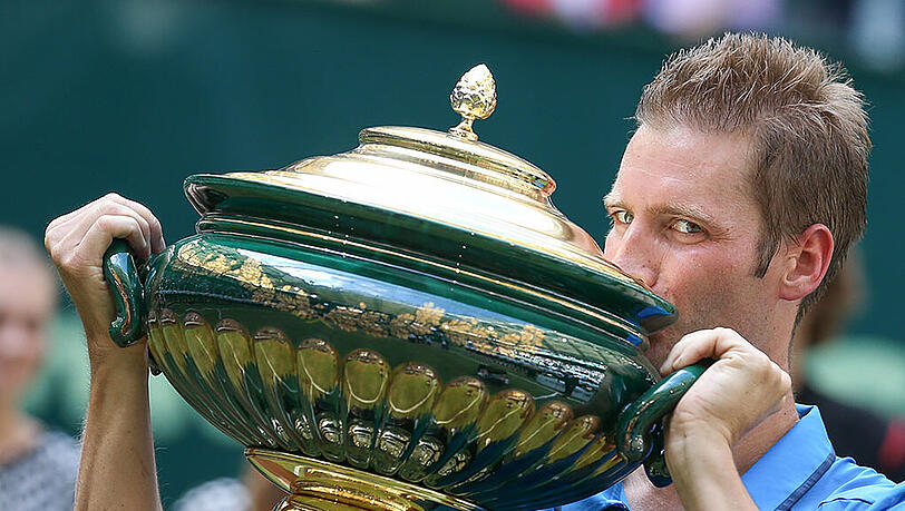 Nach seinem Turniersieg in Halle scheitert Florian Mayer in Hamburg schon in Runde eins. Nach seinem Turniersieg in Halle scheitert Florian Mayer in Hamburg schon in Runde eins.
