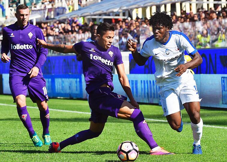 Franck Kessié spielt schon seit er 17 Jahre alt ist für die Nationalmannschaft der Elfenbeinküste. In dieser Saison machte er mit starken Leistungen bei Atalanta Bergamo auf sich aufmerksam, bald könnte er wechseln. Kostenpunkt: 30 Millionen oder mehr.