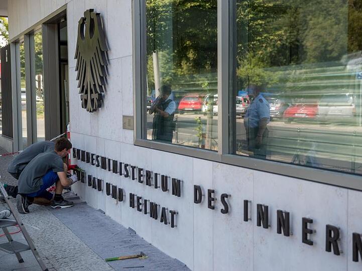 Das Innenministerium hat im ersten Halbjahr 78,7 Millionen Euro in externe Berater investiert.