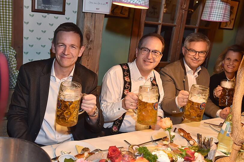 Innenminister Alexander Dobrindt (2.v.l.) und Dr. Stefan Höllriegl mit Magnus Brunner (EU-Kommissar für Inneres und Migration) mit Daniela Ludwig